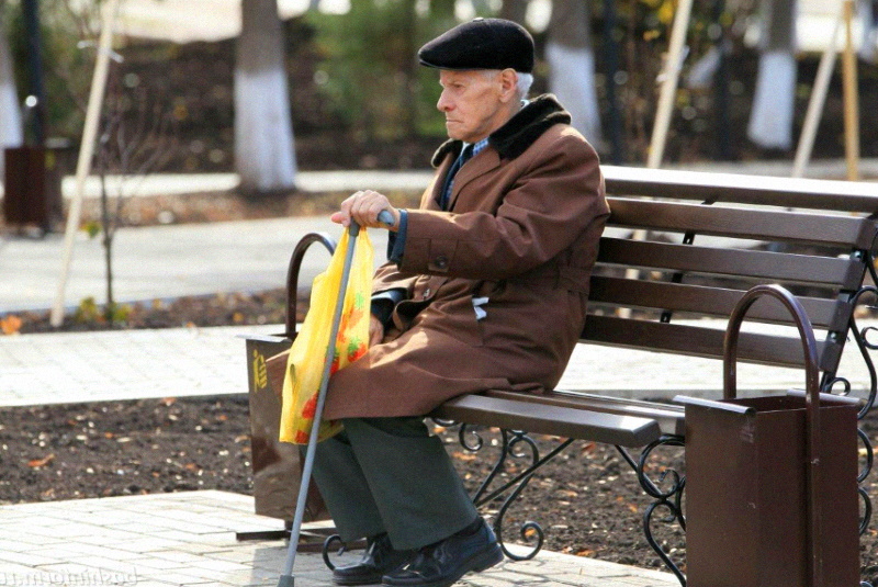 Распространенные способы дожить до следующей пенсии в России.