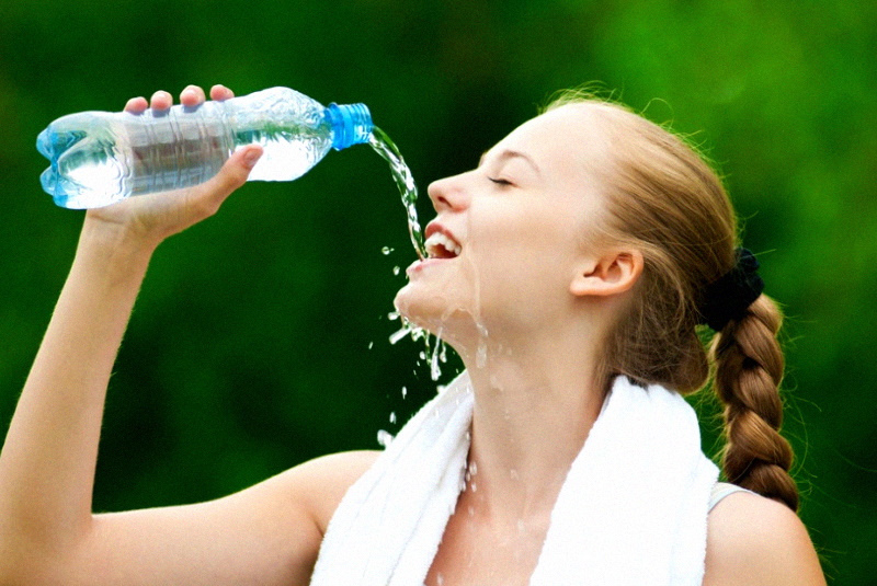 Нужно ли выпивать 2 литра воды в день?