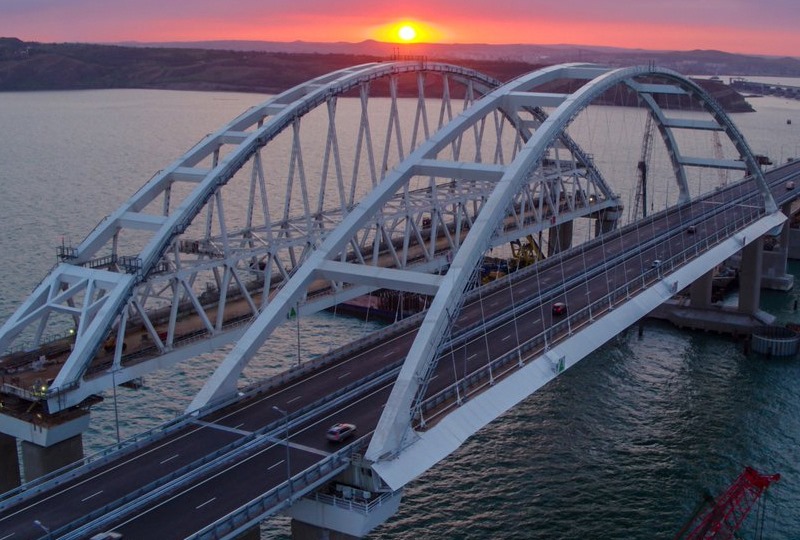 Болгарская делегация назвала Крымский мост «дорогой жизни».