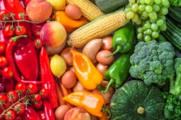 Власти Краснодарского края заявляют о значительном приросте урожая фруктов и овощей в 2018 году.