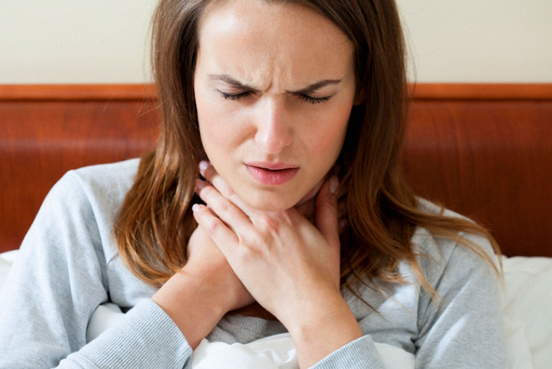 6 причин ночных болей в горле.