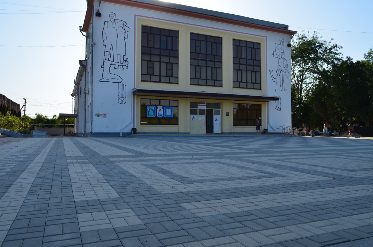 Здание Культурного центра станицы Полтавской