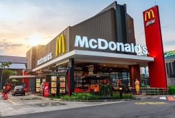 McDonald's и KFC временно закрыли все рестораны в России