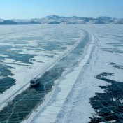 Дорога по льду Байкала | Проект «УЮТ КОЧЕВНИКА» от группы «ГРОТ»