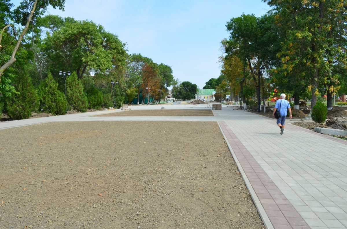 Реконструкция парка в центре станицы Полтавской